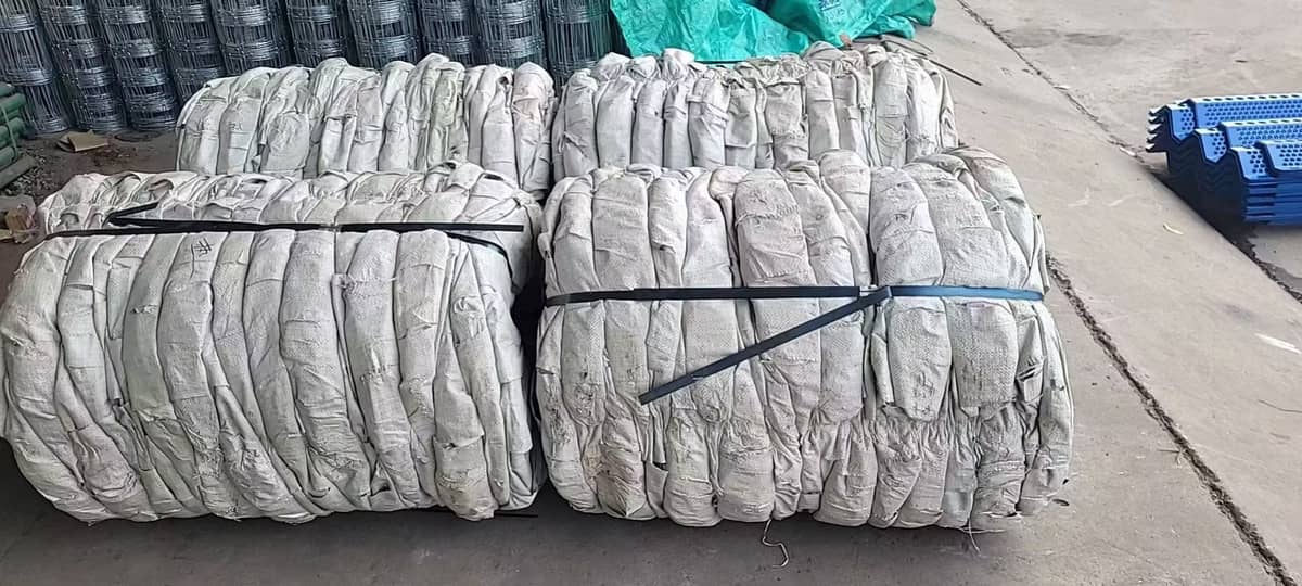 Export-packed galvanised barbed wire bundles